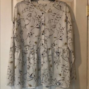 Peplum floral blouse🤍